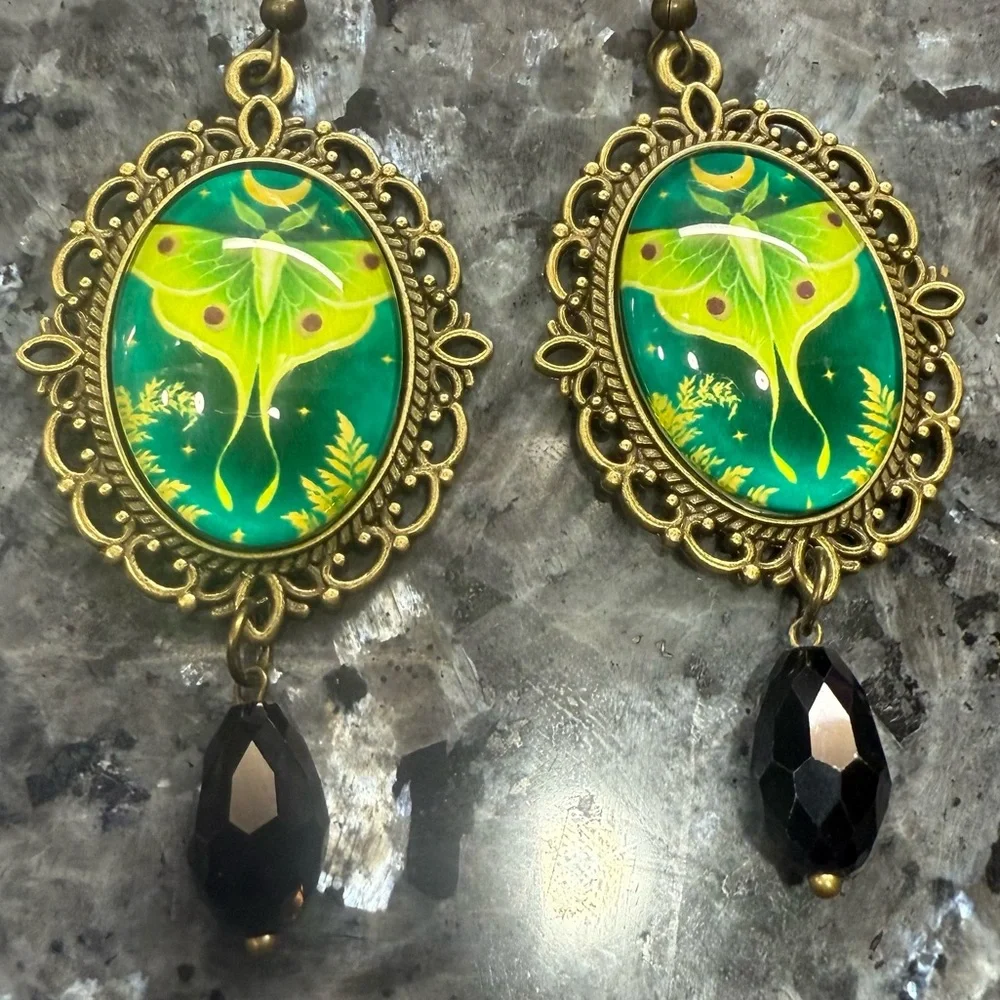 2/$29 or 3/$39 NWOT Gold, Green & Black Detailed Dangling Moth Earrings - Picture 3 of 7